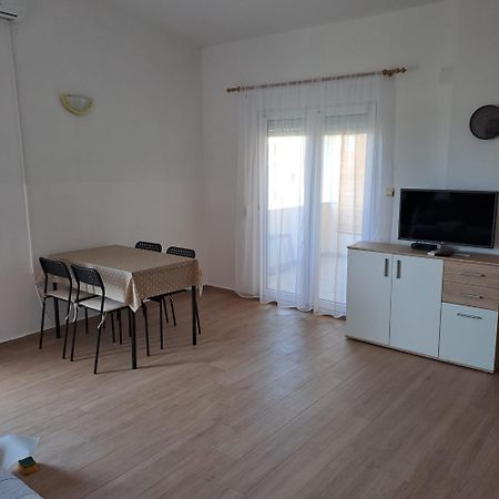 Apartments Cecilija Povljana Extérieur photo
