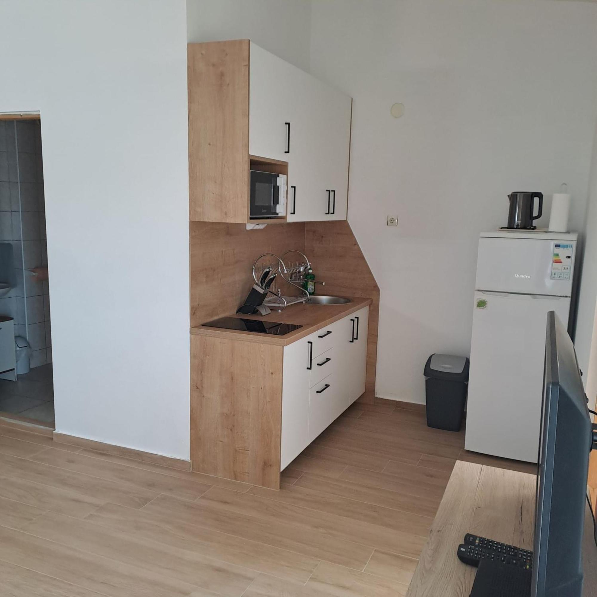Apartments Cecilija Povljana Extérieur photo